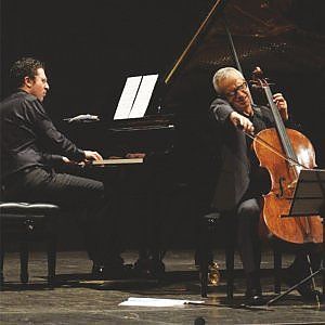 Agenda / La magia del violoncello, Sollima suona con Andaloro al Mercadante di Altamura