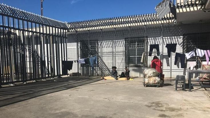 Migranti liberati e una raffica di ricorsi. La Corte costituzionale rischia di svuotare i Cpr