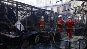 Distrutto da un incendio uno dei simboli di Parigi, il Marché des Enfants-Rouges