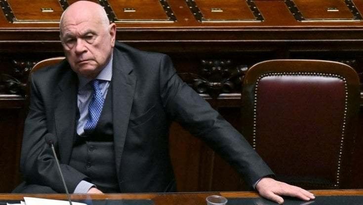 Destra all’assalto del reato di tortura dopo il caso dei poliziotti arrestati a Verona. Muro delle opposizioni: “Non si tocca”
