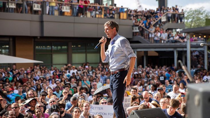 Dal punk ai comizi: così il texano Beto O'Rourke guida l’assalto dei dem Usa al Senato