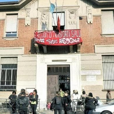 Allarme tubercolosi al Neruda occupato, l’Asl intima al Comune: “Bisogna sgomberarlo”