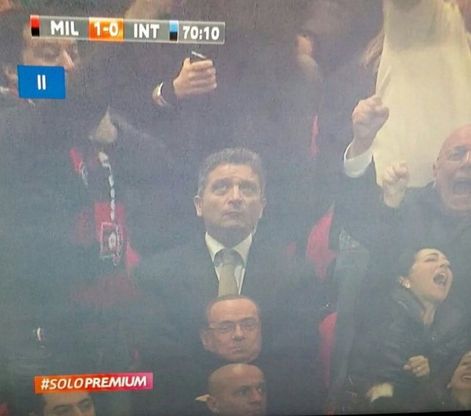 Milan-Inter: Icardi sbaglia il rigore, e Salvini fa il gesto dell'ombrello