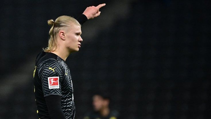 Haaland, anche il Bayern ci pensa. Kahn: "Con 75 milioni si può prendere"