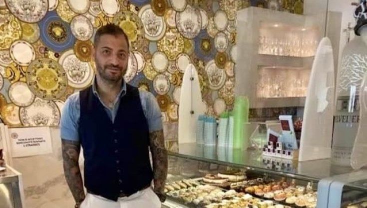 Foggia, catena di bar cerca personale: non si presenta nessuno. Il titolare: "Ho bisogno di camerieri e manager ma nessuno sembra voler lavorare"