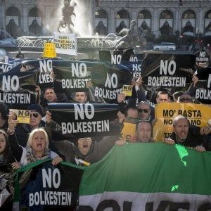 Roma, gli ambulanti in piazza contro la Bolkestein: "Non siamo tutti Tredicine"