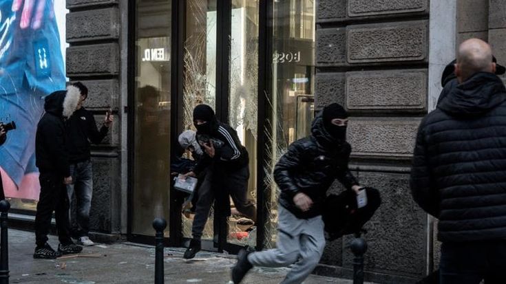 Guerriglia a Milano, due giorni di razzie e violenze: 270 fermati, 80% minori. Oltre cento i feriti