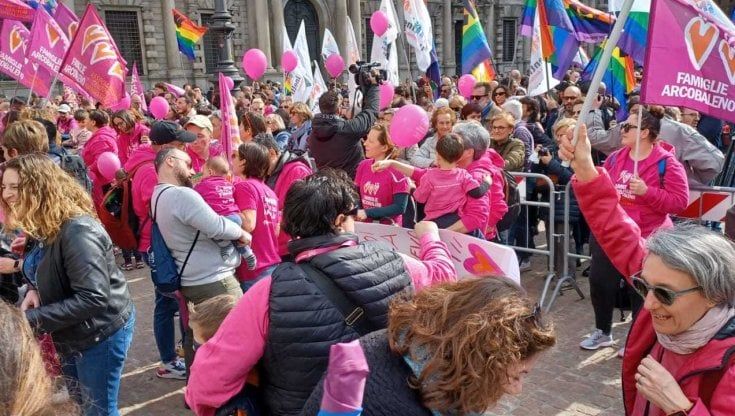 Famiglie arcobaleno, opposizione in piazza