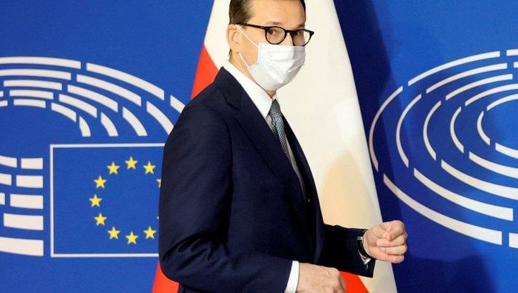 Ue, la Polonia chiede la sospensione delle multe per la riforma giudiziaria. Ma Bruxelles è pronta a tagliarle i fondi