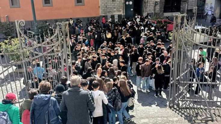 Napoli, in mille per i 2 Caravaggio: è vincente il biglietto unico