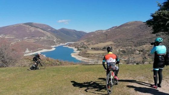 Le guide di Repubblica. Vacanze a corto raggio: Marche in bicicletta per un tour in Paradiso