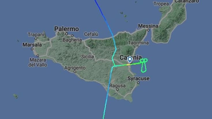 Volo da Francoforte a Catania dirottato su Malta: il pilota Lufthansa traccia una rotta a forma di pene