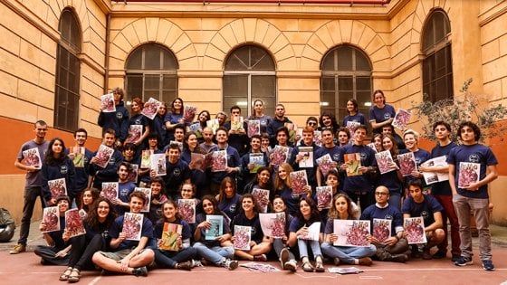 'Scomodo': quando un giornale di carta funziona. E lo vogliono anche all'estero
