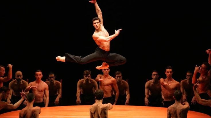 Roberto Bolle guida le danze del nuovo Trittico Lander, Kylián & Béjart