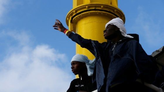 Decreto sicurezza, l'atto d'accusa dei vescovi siciliani: "Accogliere migranti è il nostro presepe"