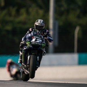MotoGp, test Losail: vola Viñales, 5° tempo per Rossi