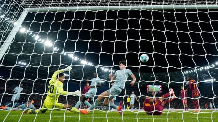 Con i gol dei difensori Roma di nuovo in vetta. E Gasperini parla di scudetto