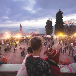 La magia di Govone, nel paese di Babbo Natale c'è lo shopping e il divertimento