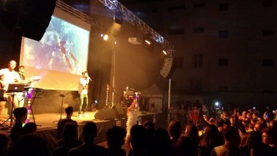 Barletta, 15mila euro dal concerto per aiutare il 'bimbo farfalla': serviranno per le cure in America