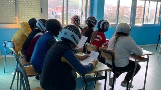 Caltanissetta, a lezione con i caschi protettivi