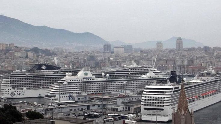 Aeroporto di Genova, svolta in cielo: il porto pronto a scendere sotto il 50%