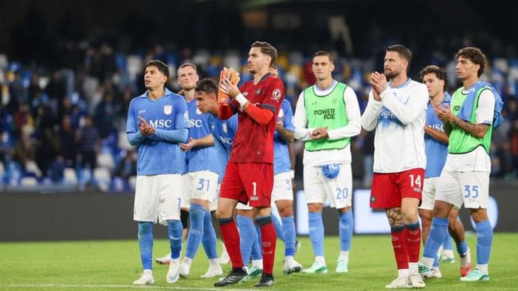 Napoli, De Laurentiis soddisfatto ma la classifica preoccupa. Il futuro in tre trasferte