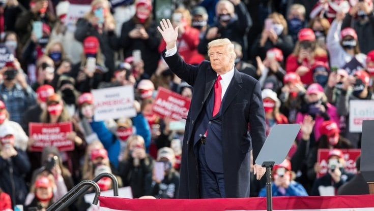 Comizi, folle e applausi: Trump scommette sulla rimonta finale