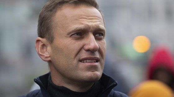 Russia, l'oppositore Navalnyj: "Il regime di Putin è impazzito"