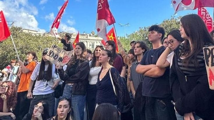 La mobilitazione dei licei siciliani: “Vogliamo palestre, bagni e aule”