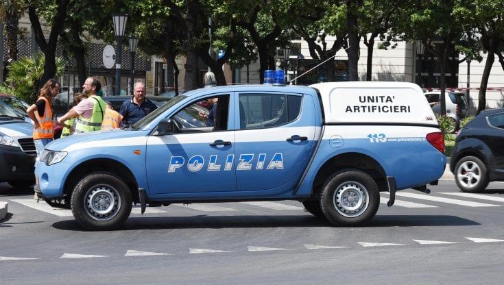 "Ho una bomba in auto": fermato al valico tra Italia e Svizzera nel Varesotto fa scattare l'allarme, ma si era inventato tutto