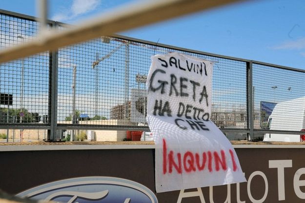 Salvini, a Bari i primi  striscioni contro il vicepremier 