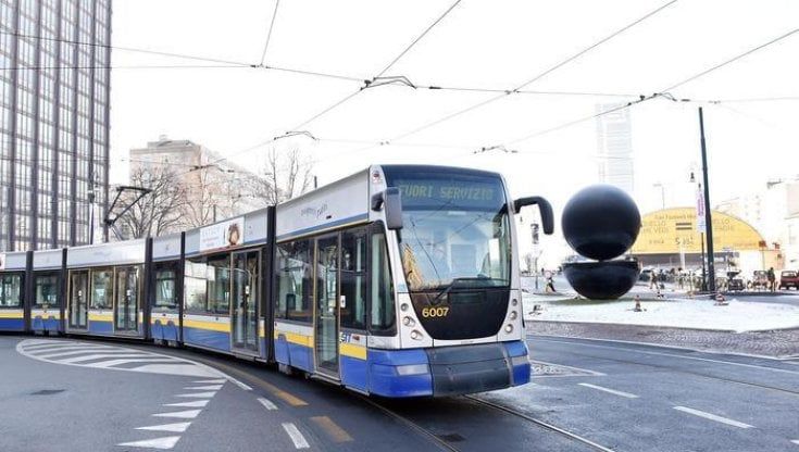 Torino, la ripresa dei trasporti: i passeggeri tornano a usare bus e metrò 