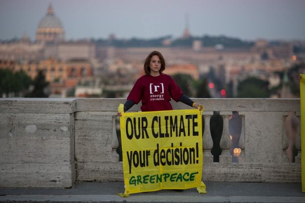 Greenpeace, attivisti al Pincio per l'energia pulita
