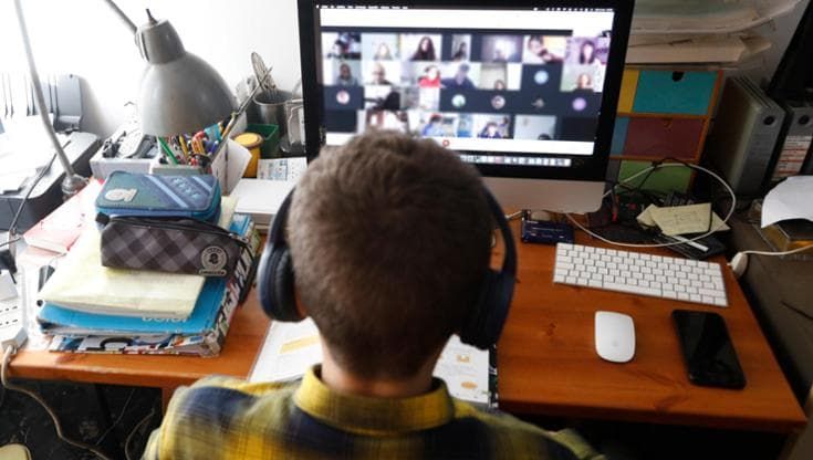“Mio figlio malato al cuore lasciato solo in Dad. E ora ripeterà l’anno. Dalla scuola solo un muro”