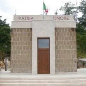 Sacrario di Affile, condannati per apologia del fascismo il sindaco e due assessori. Anpi: "Ora si demolisca"