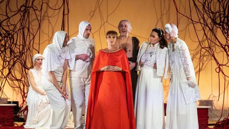 Lella Costa: “La mia Lisistrata un’eroina moderna”