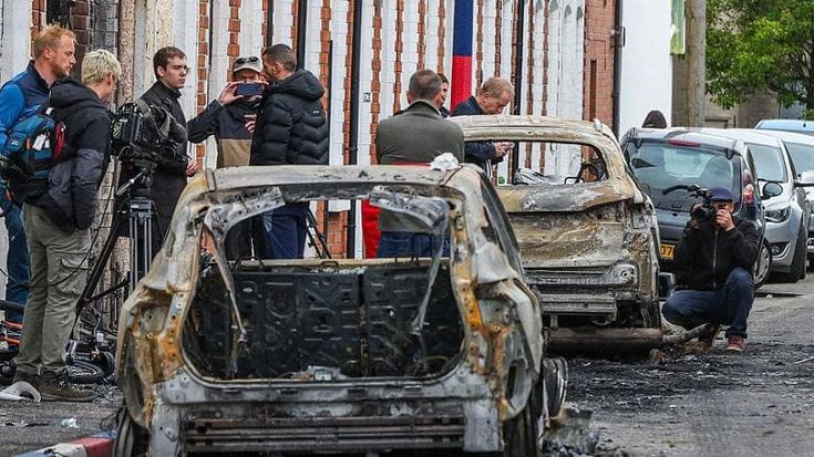 Belfast, città blindata dopo le violenze razziste: “Codardi disgustosi”
