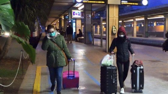 Coronavirus, in Sicilia niente treni intercity fino al 17 maggio. De Micheli dice sì a Musumeci