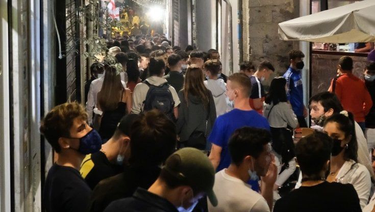 Genova e l'alcol vietato di notte, gli esercenti: "Bene, ma non basta se non ci sono i controlli"