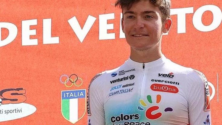 Simone Roganti è morto a 21 anni: il ciclista colto da malore improvviso. La Procura apre un fascicolo