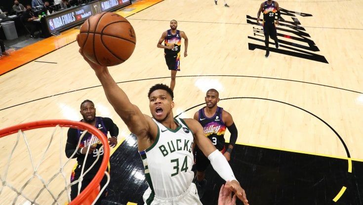 Finali Nba: Antetokounmpo dà spettacolo, ma a Milwaukee non basta: Phoenix vola