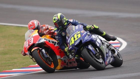 MotoGp, Rossi e Marquez a rapporto da Ezpeleta: "Ne parleremo ad Austin". Marc: "Continuerò a guidare così"