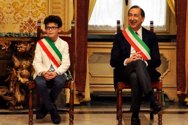 Nella Giornata dell'infanzia Milano ha un altro sindaco: si chiama Gabriele e ha 9 anni