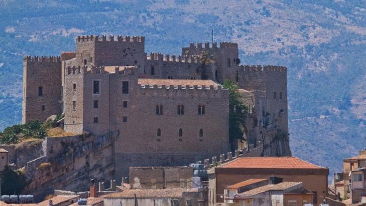 Giornate nazionali dei castelli: il weekend dedicato alla magia di fortezze, torri e mura medievali