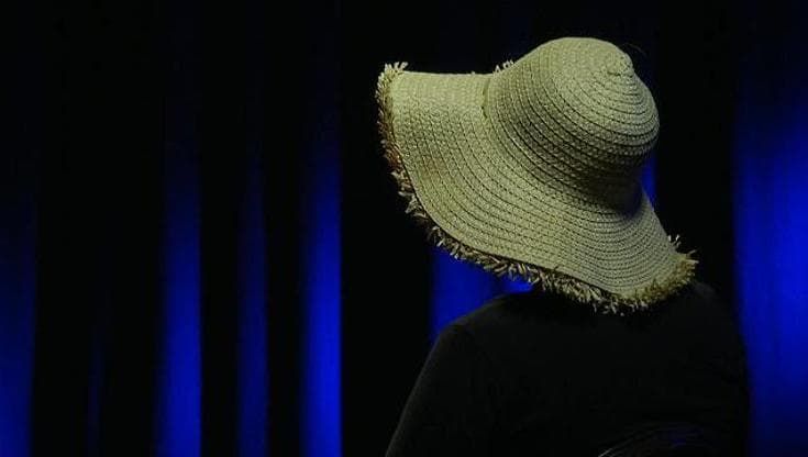 Violenza sulle donne, una vittima: "Io costretta a nascondermi con i miei figli"