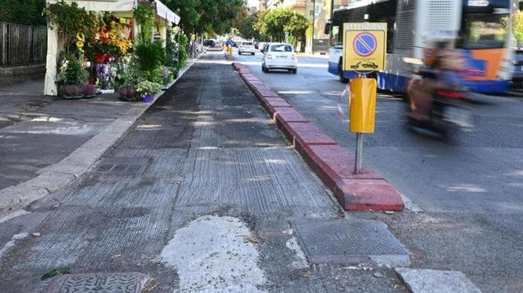 Si allarga la rivolta contro le piste ciclabili e il Comune perde i fondi