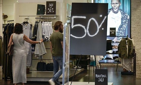Saldi estivi, partenza senza botto