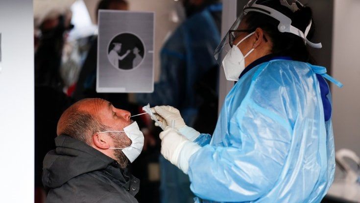 Coronavirus nel mondo, Fauci: "Gli Usa vicini all'immunità di gregge"