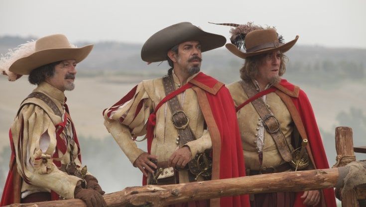 Pierfrancesco Favino: "Un Natale con la follia comica del mio D'Artagnan"