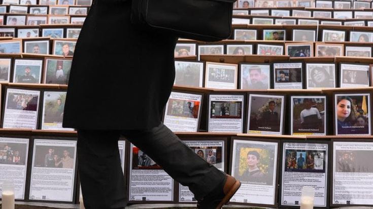 La furia degli iraniani contro il programma tv che prende in giro i manifestanti uccisi
